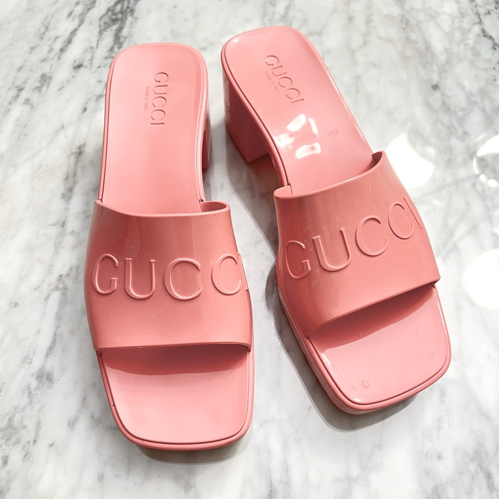 Authentic GUCCI
Pink Rubber Slide Heeled Sandals bloggers favorite